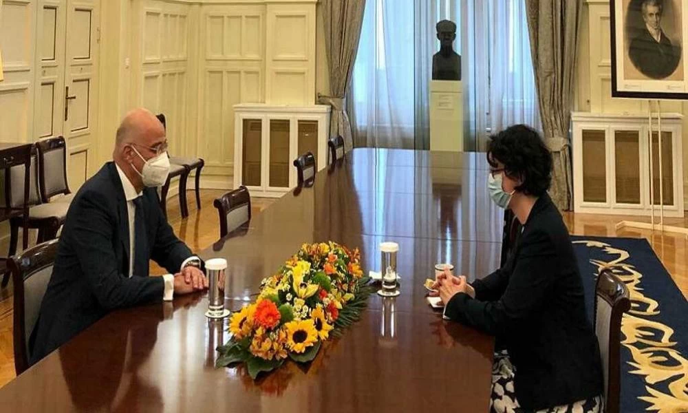 Ν. Δένδιας: Συναντήθηκε με την πρέσβη της Ιρλανδίας
